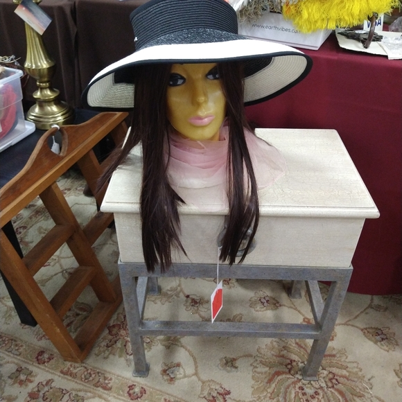 Hat - Picture 1 of 5